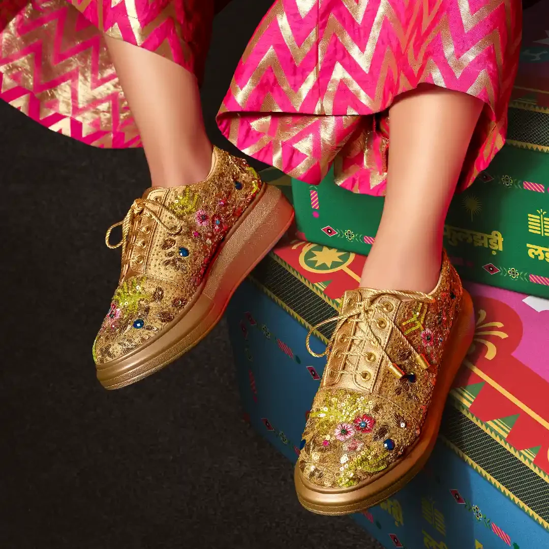 Man wearing light brown boots